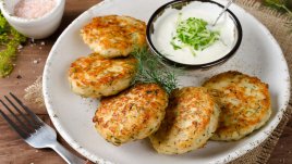 Пилешки кюфтета с магданоз и чесън  