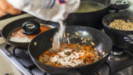 Как да използвате и да се грижите за чугунения тиган?