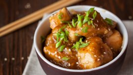 Глазирано пилешко с портокал и соев сос