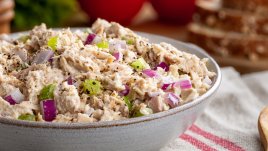 Салата с риба тон и зеле