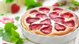 Кекс с ягоди, масло и рикота