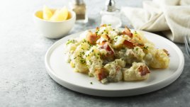 Картофена салата с бекон и майонеза 