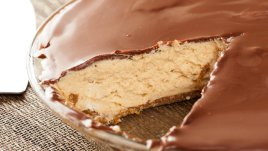 Пай с фъстъчено масло и шоколад без печене