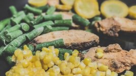 Мексиканска салата с царевица