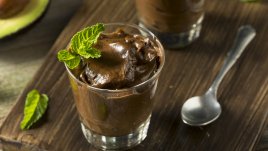 Шоколадов мус с авокадо и лют пипер