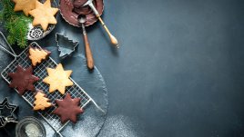 Коледни бисквити с две съставки