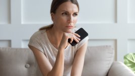 Той ми блокира номера и в социалните мрежи