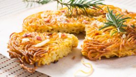 Печени спагети с бекон и кашкавал 