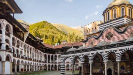 Почитаме свети равноапостолни Константин и Елена