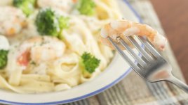 Фетучини с морски дарове и сметанов сос