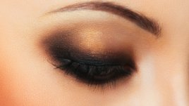 Класиката, наречена опушен грим 