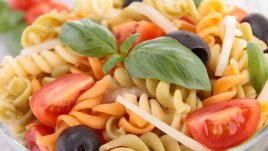 Градинска салата с паста