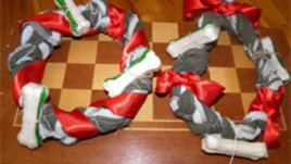 Коледен кучешки венец от кокали