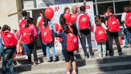 А1 и НАПГ подготвиха с помагала 355 деца от приемни семейства за учебната година