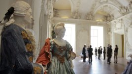 Модните тенденции есен-зима 2012 ни връщат 60 години назад