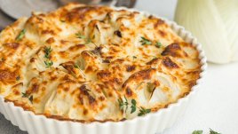 Пикантна разядка с крема сирене и пармезан 