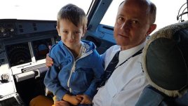 Деца станаха пилоти на „България Ер“ специално за Деня на детето 