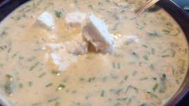 Крем супа от тиквички с много магданоз 