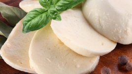 За сиренето Моцарела