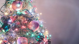 Как лесно и бързо да свалим украсата от елхата