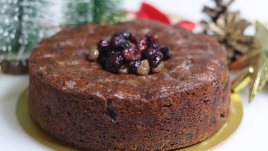 Коледен кекс със сушени плодове и ядки