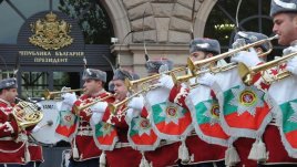 Отбелязваме Деня на народните будители