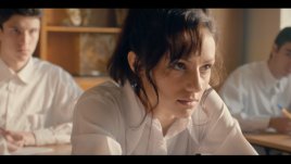 Водещото парче от саундтрака на „Доза щастие“ е написано за една вечер