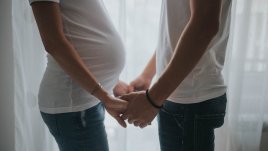 Подходящите секс пози при бременност според гинеколози