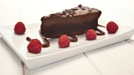 Чийзкейк с течен шоколад без печене