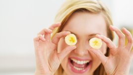 Храни, които да сложите на клепачите вместо краставици