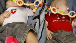 Британка роди близнаци за трети път &ndash; децата й стават общо 10