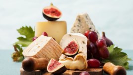 Поставяме любимото сиренце на Джери на дъска от вкусове