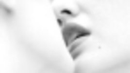 Какво “казват” неговите целувки