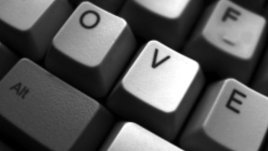 Изневяра ли е флиртът в чата?