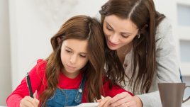 Защо родителите не трябва да помагат с домашните?