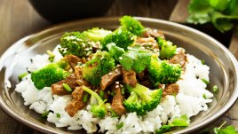 Телешко с броколи по азиатски 