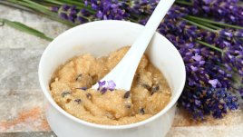 Домашни пилинги за лице и тяло, които правят кожата по-сияйна