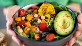 6 храни, с които да забавите стареенето на кожата