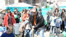 Кметът на район “Красно село” засади първото дръвче на новата площадка