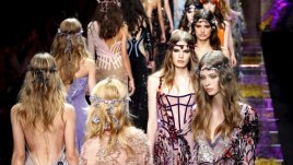 Женственост и красота от Versace за есен-зима 2015 (галерия)