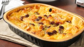 Пудинг с козунак, банани и ядки