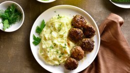 Картофено пюре със сирене и подправки