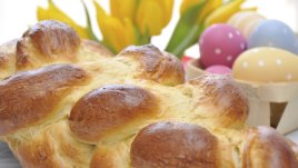 Специален козунак с ром и стафиди 