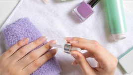 3 начина да премахнете лепило за нокти от кожата 