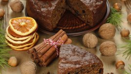 Постен какаов кекс със сушени плодове и ядки