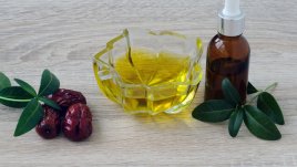 Защо маслото от жожоба е полезно за косата