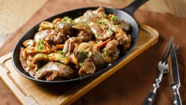 Пържени дробчета с бекон и гъби