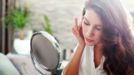 5 симптома на дефицит на хранителни вещества, личащи в огледалото 