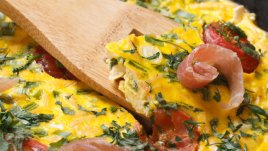 Яйчена касерола с бекон