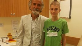 С огромно внимание към децата